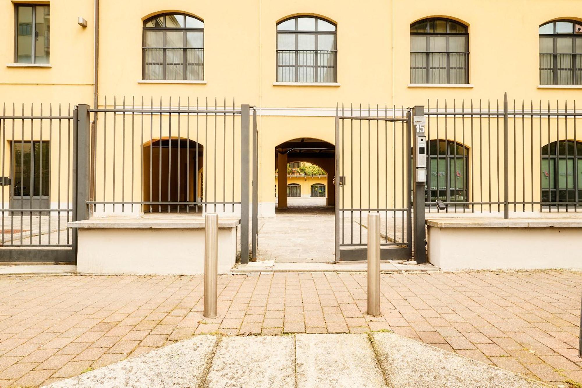 Luxy Appartment Close Navigli Milano Esterno foto